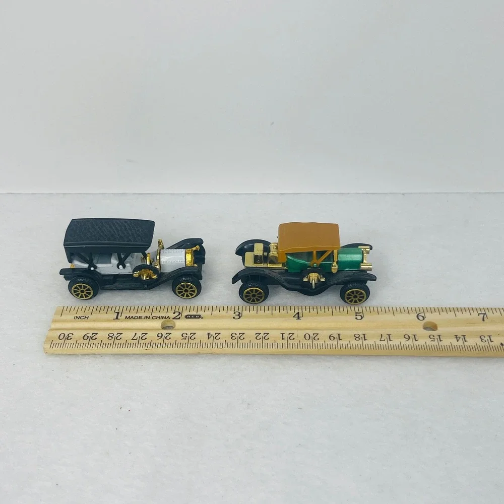Vintage Diecast Miniature Classic Cars Set of 2 No. 305 Black Green White Gold
